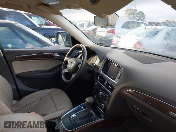 2015 Audi Q5 Premium with VIN WA1CFAFP3FA092157, listed as a IAAI auction lot 41229348 with 134,269 mi miles. Bid and sale history available at carsss.com. Image 5.
