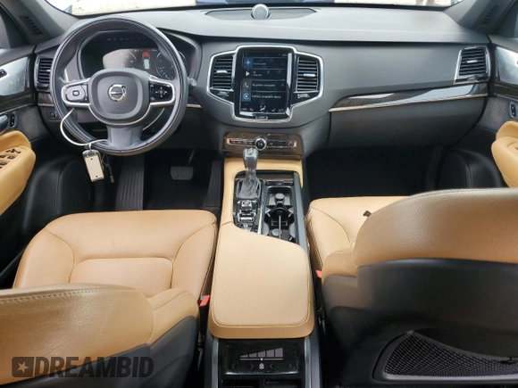 2018 Volvo XC90 Momentum with VIN YV4A22PKXJ1325846, listed as a Copart auction lot 62145045 with 111,119 mi miles and Salvage title. Bid and sale history available at DreamBid. Image 8.