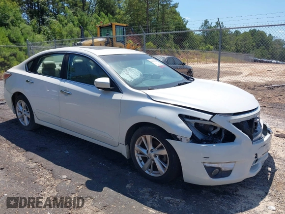 2014 Nissan Altima 2.5 with VIN 1N4AL3AP3EC407475, listed as a IAAI auction lot 40069964 with 216,578 mi miles. Bid and sale history available at carsss.com. Image 1.
