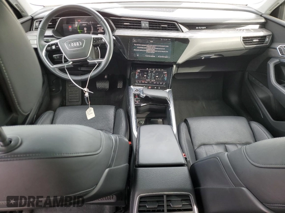 2021 Audi e-tron Sportback Prestige z VIN WA13ABGE8MB008083, wystawiony jako Copart lot #72904564 z przebiegiem 30 787 mil mil oraz Nie do naprawy. Historia ofert i sprzedaży dostępna na DreamBid. Obrazek 8.