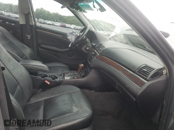 2004 BMW 3 Series 325i with VIN WBAEV33444KR30384, listed as a Copart auction lot 64072644 with 0 mi miles and Salvage Title. Bid and sale history available at carsss.com. Image 7.