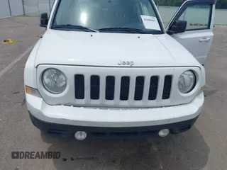 2016 Jeep Patriot High Altitude z VIN 1C4NJPFA0GD795999, wystawiony jako IAAI lot #42684807 z przebiegiem 152 845 mil mil oraz . Historia ofert i sprzedaży dostępna na DreamBid. Obrazek 6.