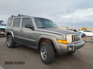 2008 Jeep Commander Sport z VIN 1J8HG48NX8C172027, wystawiony jako IAAI lot #42756337 z przebiegiem 178 777 mil mil oraz . Historia ofert i sprzedaży dostępna na DreamBid. Obrazek 1.