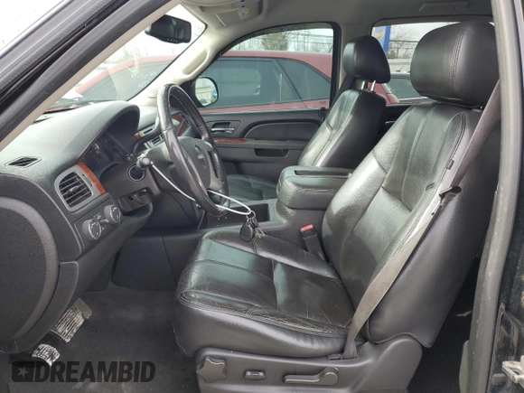 2014 GMC Yukon XL SLT with VIN 1GKS2KE78ER123895, listed as a Copart auction lot 43017575 with 229,145 mi miles and Salvage Title. Bid and sale history available at carsss.com. Image 7.