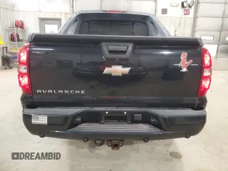 2009 Chevrolet Avalanche 1LT z VIN 3GNEC22J99G179847, wystawiony jako Copart lot #52622615 z przebiegiem 153 437 mil mil oraz Szkoda całkowita • Salvage title. Historia ofert i sprzedaży dostępna na DreamBid. Obrazek 6.