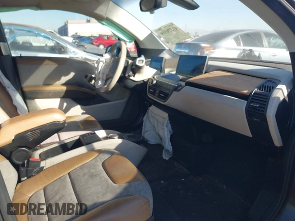 2014 BMW i3 with VIN WBY1Z4C57EV276810, listed as a IAAI auction lot 41370310 with Not provided miles and . Bid and sale history available at DreamBid. Image 5.
