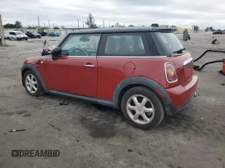 2008 MINI Hardtop with VIN WMWMF33548TT66639, listed as a Copart auction lot 42740655 with 135,084 mi miles and Clean Title. Bid and sale history available at DreamBid. Image 2.