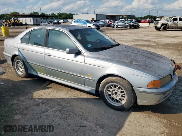 1998 BMW 5 Series 528i z VIN WBADD6323WGT91986, wystawiony jako Copart lot #57990025 z przebiegiem Nie podano mil oraz Czysty tytuł • Clean title. Historia ofert i sprzedaży dostępna na DreamBid. Obrazek 4.
