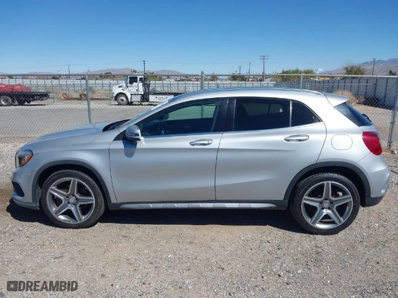 2015 Mercedes-Benz GLA-Class GLA 250 with VIN WDCTG4GB8FJ033607, listed as a IAAI auction lot 41871488 with NaN miles. Bid and sale history available at carsss.com. Image 14.