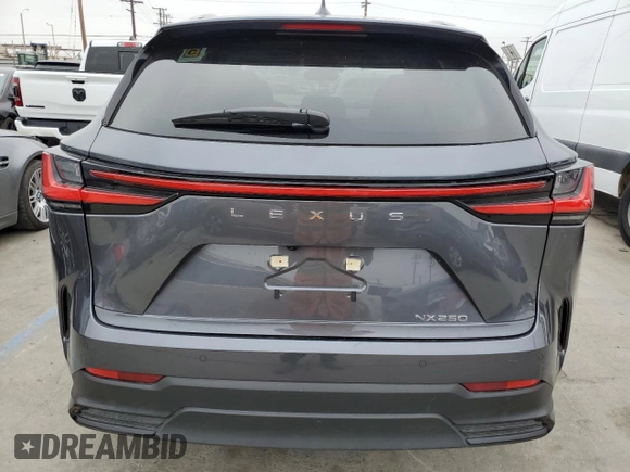 2025 Lexus NX 250 z VIN JTJADCAZ0S5024650, wystawiony jako Copart lot #60754175 z przebiegiem 4 736 mil mil oraz Szkoda całkowita • Salvage title. Historia ofert i sprzedaży dostępna na DreamBid. Obrazek 6.