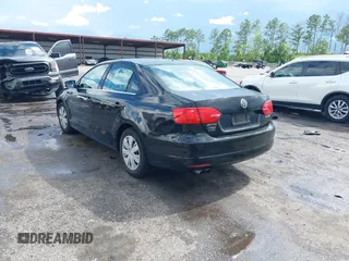 2013 Volkswagen Jetta SE z VIN 3VWDX7AJ4DM396477, wystawiony jako IAAI lot #42659959 z przebiegiem 115 833 mil mil oraz . Historia ofert i sprzedaży dostępna na DreamBid. Obrazek 3.