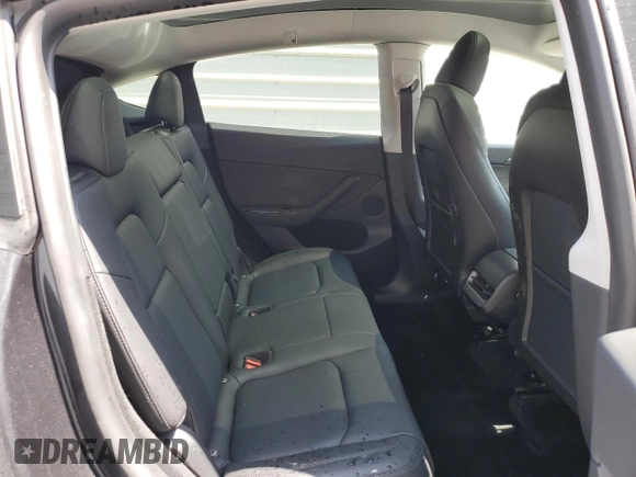 2024 Tesla Model Y z VIN 7SAYGDED4RF126610, wystawiony jako Copart lot #61455825 z przebiegiem 19 049 mil mil oraz Czysty tytuł • Clean title. Historia ofert i sprzedaży dostępna na DreamBid. Obrazek 11.