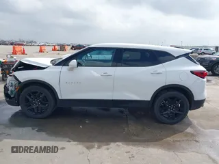 2021 Chevrolet Blazer LT z VIN 3GNKBCRS3MS576373, wystawiony jako IAAI lot #41538823 z przebiegiem 89 181 mil mil oraz . Historia ofert i sprzedaży dostępna na DreamBid. Obrazek 15.
