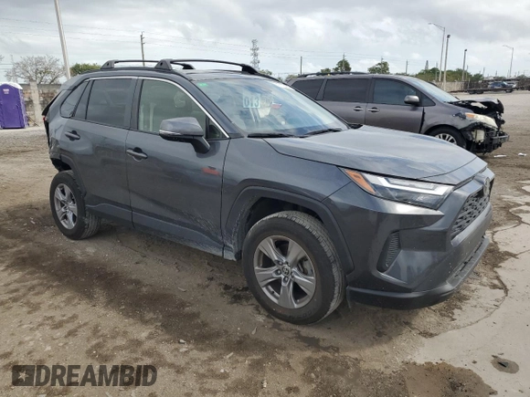 2022 Toyota RAV4 XLE with VIN JTMW1RFV6ND089457, listed as a Copart auction lot 47178465 with 43,850 mi miles and Salvage Title. Bid and sale history available at carsss.com. Image 4.
