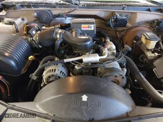 1996 Chevrolet Tahoe with VIN 1GNEK13R8TJ313125, listed as a IAAI auction lot 41361170 with 162,789 mi miles. Bid and sale history available at carsss.com. Image 10.