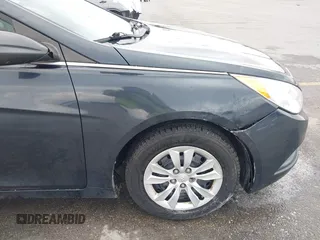 2011 Hyundai Sonata GLS PZEV with VIN 5NPEB4AC9BH229671, listed as a IAAI auction lot 41379055 with 177,319 mi miles. Bid and sale history available at carsss.com. Image 18.