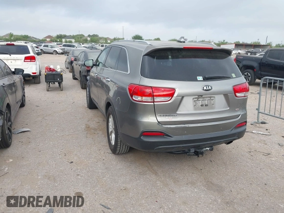 2016 Kia Sorento LX with VIN 5XYPG4A37GG020227, listed as a IAAI auction lot 41922573 with 265,155 mi miles. Bid and sale history available at carsss.com. Image 3.