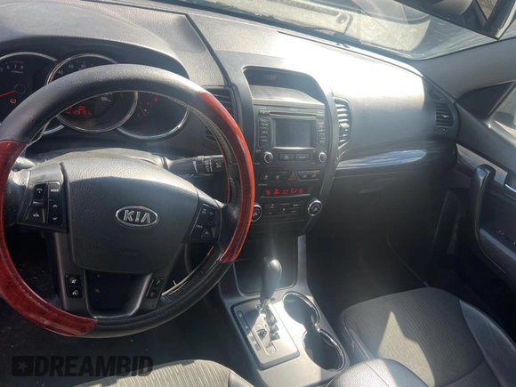 2012 Kia Sorento EX with VIN 5XYKUCA68CG220857, listed as a Copart auction lot 46635505 with 129,151 mi miles and Clean Title. Bid and sale history available at carsss.com. Image 9.