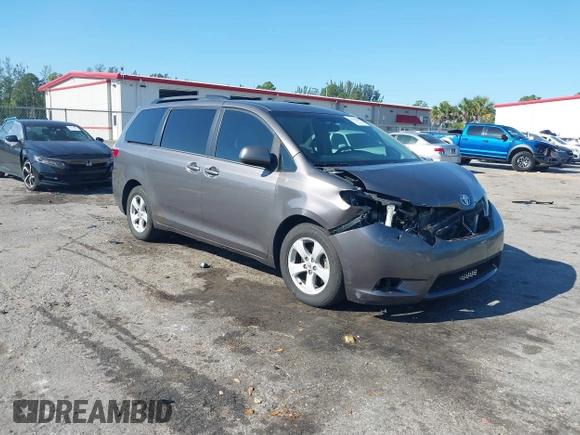 2017 Toyota Sienna LE Auto Access Seat with VIN 5TDKZ3DC7HS781788, listed as a IAAI auction lot 41793638 with 65,529 mi miles. Bid and sale history available at carsss.com. Image 1.