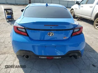 2024 Toyota GR86 Premium with VIN JF1ZNBE18R9751982, listed as a Copart auction lot 68673324 with 5,962 mi miles and Salvage Title. Bid and sale history available at carsss.com. Image 6.