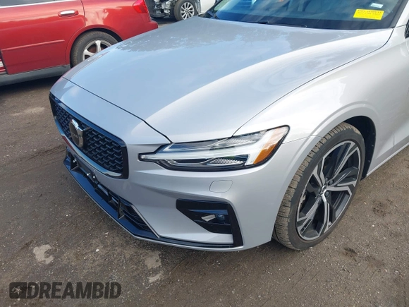2024 Volvo S60 Core Dark Theme with VIN 7JRL12TK0RG294377, listed as a IAAI auction lot 42337658 with 32,034 mi miles and . Bid and sale history available at DreamBid. Image 6.