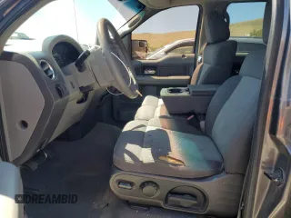 2004 Ford F-150 XLT с VIN 1FTPW14514KC82121, выставлен на аукционе Copart как лот 62336955 с пробегом 210 541 миль миль и Списание • Salvage title. История ставок и продаж доступна на DreamBid. Изображение 7.
