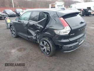 2021 Volvo XC40 Inscription z VIN YV4162UL2M2457905, wystawiony jako IAAI lot #42017891 z przebiegiem 48 424 mil mil oraz . Historia ofert i sprzedaży dostępna na DreamBid. Obrazek 3.