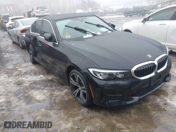 2020 BMW 3 Series 330i xDrive with VIN 3MW5R7J02L8B27598, listed as a IAAI auction lot 41525541 with 32,253 mi miles. Bid and sale history available at carsss.com. Image 1.