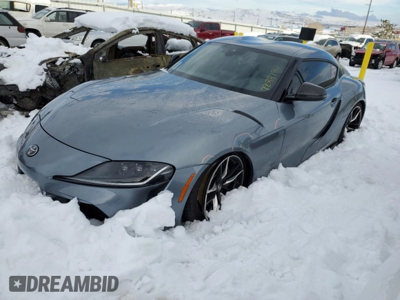 2022 Toyota Supra 3.0 z VIN WZ1DB0C02NW048046, wystawiony jako Copart lot #72887862 z przebiegiem 13 037 mil mil oraz . Historia ofert i sprzedaży dostępna na DreamBid. Obrazek 1.