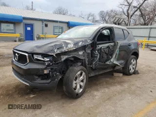 2020 Volvo XC40 Momentum with VIN YV4162UK8L2328427, listed as a Copart auction lot 86884844 with 112,103 mi miles and Salvage Title. Bid and sale history available at DreamBid. Image 1.