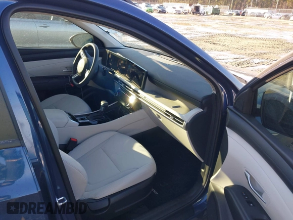 2025 Hyundai Tucson SEL with VIN 5NMJB3DE0SH450000, listed as a IAAI auction lot 41617283 with 6,920 mi miles. Bid and sale history available at carsss.com. Image 5.