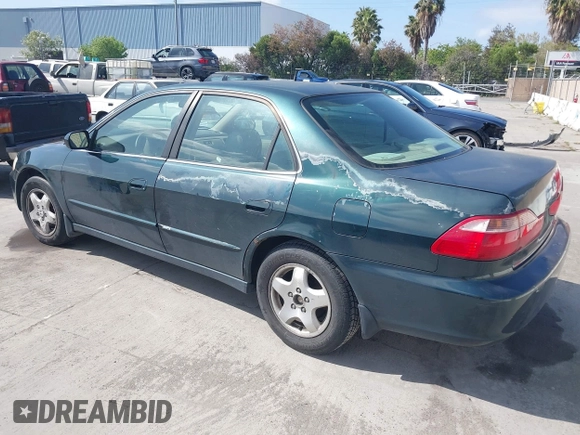 1998 Honda Accord EX z VIN 1HGCG1654WA030513, wystawiony jako IAAI lot #42057213 z przebiegiem 261 897 mil mil oraz . Historia ofert i sprzedaży dostępna na DreamBid. Obrazek 3.