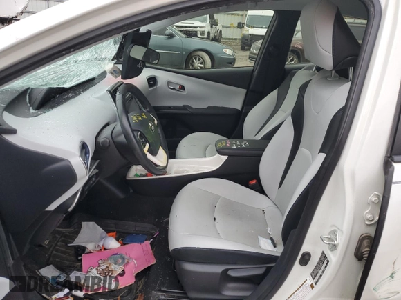2018 Toyota Prius Two z VIN JTDKARFUXJ3553680, wystawiony jako Copart lot #88928815 z przebiegiem Nie podano mil oraz Szkoda całkowita • Salvage title. Historia ofert i sprzedaży dostępna na DreamBid. Obrazek 7.
