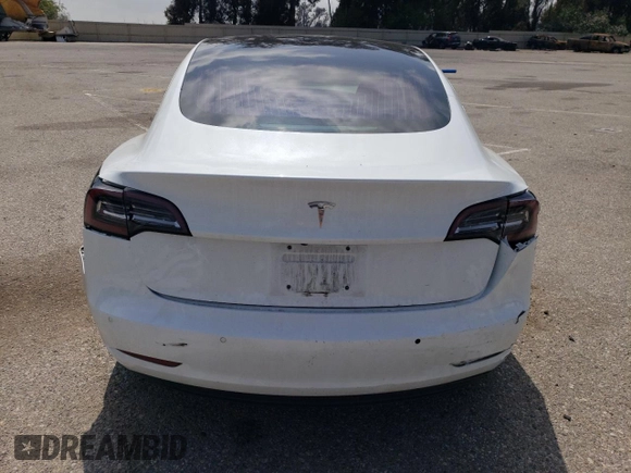2018 Tesla Model 3 Long Range Battery z VIN 5YJ3E1EB4JF085278, wystawiony jako Copart lot #55468385 z przebiegiem 101 902 mil mil oraz Szkoda całkowita • Salvage title. Historia ofert i sprzedaży dostępna na DreamBid. Obrazek 6.