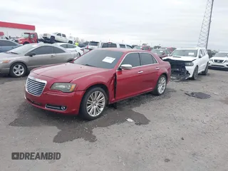 2012 Chrysler 300 Limited z VIN 2C3CCACG7CH250858, wystawiony jako IAAI lot #41709739 z przebiegiem 236 991 mil mil oraz . Historia ofert i sprzedaży dostępna na DreamBid. Obrazek 2.