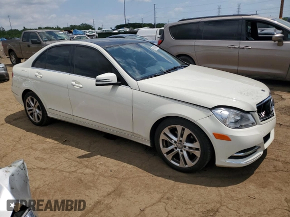 2012 Mercedes-Benz C 300 Sport z VIN WDDGF8BBXCA669679, wystawiony jako Copart lot #60493685 z przebiegiem 143 795 mil mil oraz Czysty tytuł • Clean title. Historia ofert i sprzedaży dostępna na DreamBid. Obrazek 4.