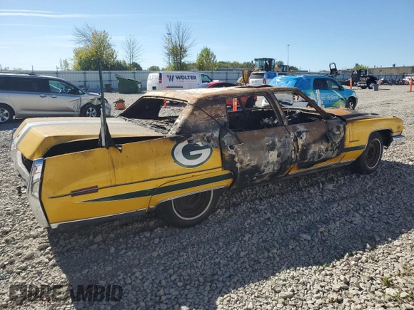 1972 Cadillac Fleetwood z VIN 6B69R2Q224903, wystawiony jako Copart lot #74001734 z przebiegiem Nie podano mil oraz Nie do naprawy • Non repairable. Historia ofert i sprzedaży dostępna na DreamBid. Obrazek 3.