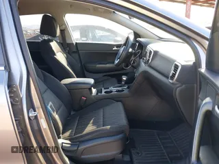 2017 Kia Sportage LX with VIN KNDPM3AC9H7108276, listed as a IAAI auction lot 41924350 with 101,609 mi miles. Bid and sale history available at carsss.com. Image 5.
