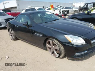 2014 Mercedes-Benz SLK 350 z VIN WDDPK5HA5EF080540, wystawiony jako IAAI lot #42326926 z przebiegiem 62 565 mil mil oraz . Historia ofert i sprzedaży dostępna na DreamBid. Obrazek 1.