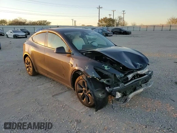 2024 Tesla Model Y с VIN 7SAYGDED4RA324326, выставлен на аукционе Copart как лот 86965534 с пробегом Не указан миль и Списание • Salvage title. История ставок и продаж доступна на DreamBid. Изображение 11.