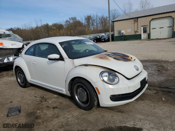 2012 Volkswagen Beetle 2.5L PZEV with VIN 3VWJP7AT6CM605642, listed as a Copart auction lot 80018214 with 101,694 mi miles and Salvage Title. Bid and sale history available at carsss.com. Image 4.
