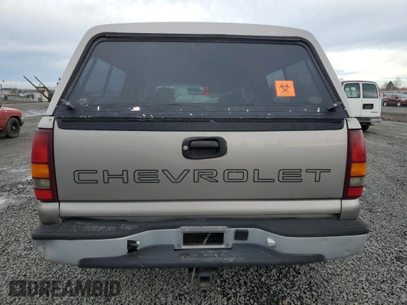 2000 Chevrolet Silverado 1500 LS with VIN 2GCEC19V6Y1189500, listed as a Copart auction lot 85591734 with 236,104 mi miles and Salvage Title. Bid and sale history available at carsss.com. Image 6.