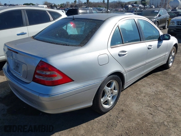 2001 Mercedes-Benz C 230/260/280/320 with VIN WDBRF61J41F085292, listed as a IAAI auction lot 41378218 with 162,485 mi miles and . Bid and sale history available at DreamBid. Image 4.