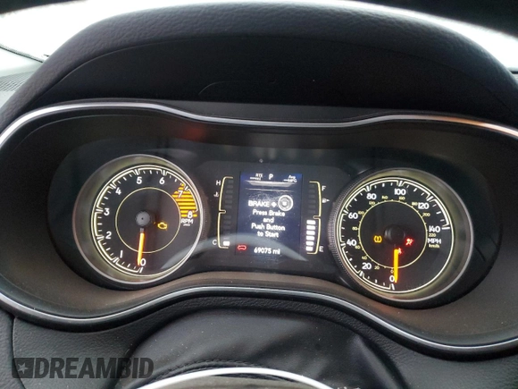 2019 Jeep Cherokee Latitude Plus with VIN 1C4PJMLX9KD347043, listed as a Copart auction lot 84671434 with 69,075 mi miles and Salvage Title. Bid and sale history available at carsss.com. Image 9.