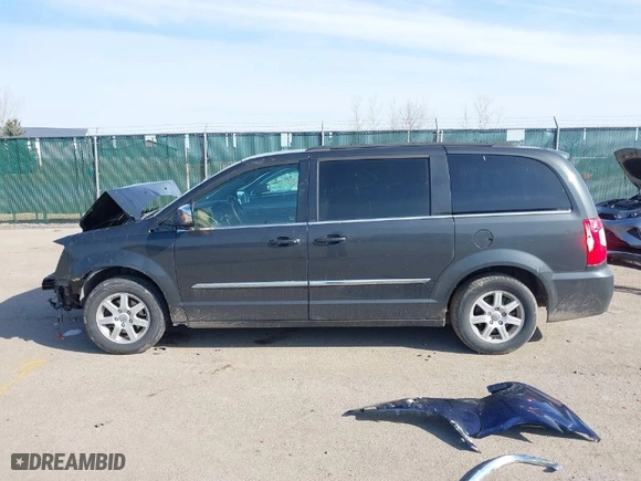 2012 Chrysler Town & Country Touring-L with VIN 2C4RC1CG3CR150918, listed as a IAAI auction lot 41770853 with 255,037 mi miles. Bid and sale history available at carsss.com. Image 14.