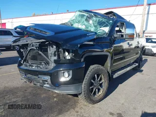 2019 GMC Sierra 2500HD Denali with VIN 1GT12SEY1KF225472, listed as a IAAI auction lot 40802703 with 1 mi miles. Bid and sale history available at carsss.com. Image 2.