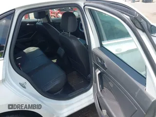 2019 Volkswagen Jetta SEL z VIN 3VWEB7BU8KM171987, wystawiony jako IAAI lot #42597141 z przebiegiem 45 620 mil mil oraz . Historia ofert i sprzedaży dostępna na DreamBid. Obrazek 8.
