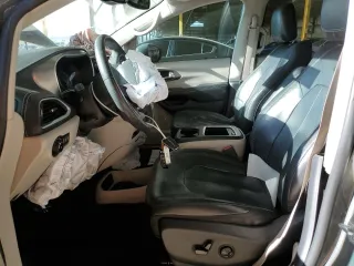 2022 Chrysler Pacifica Touring L z VIN 2C4RC1BGXNR150211, wystawiony jako Copart lot #58375835 z przebiegiem 74 088 mil mil oraz Szkoda całkowita • Salvage title. Historia ofert i sprzedaży dostępna na DreamBid. Obrazek 7.