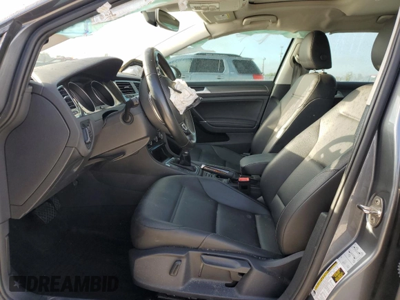 2019 Volkswagen Golf S z VIN 3VWG57AU1KM030101, wystawiony jako Copart lot #50599885 z przebiegiem Nie podano mil oraz Nie do naprawy • Non repairable. Historia ofert i sprzedaży dostępna na DreamBid. Obrazek 7.