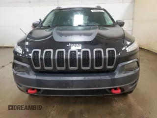 2017 Jeep Cherokee Trailhawk with VIN 1C4PJMBS8HW545440, listed as a Copart auction lot 61485375 with 202,369 mi miles and Clean title. Bid and sale history available at DreamBid. Image 5.